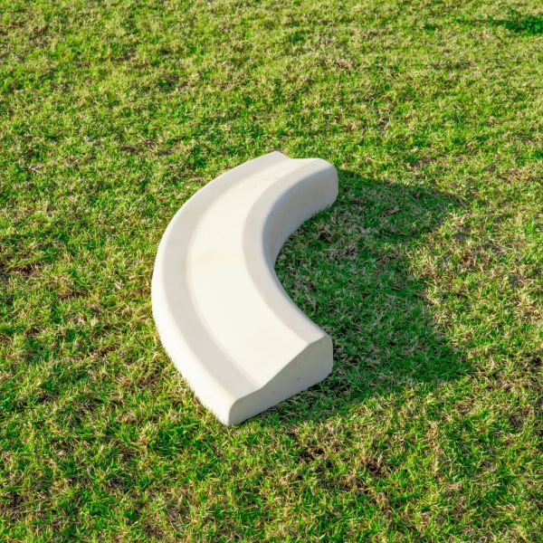 90° Kerbing White (High on Inside)