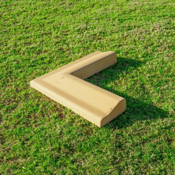 Right Angle Kerbing Sandstone (High on Inside)