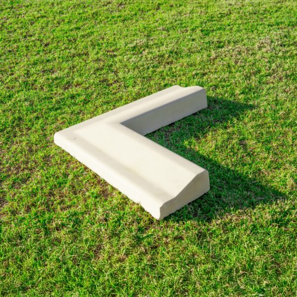 Right Angle Kerbing White (High on Inside)