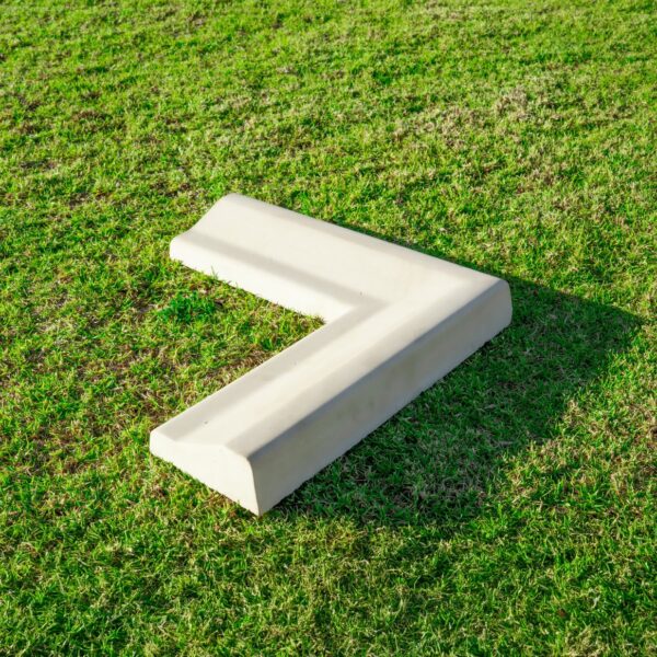 Right Angle Kerbing White (High on Outside)